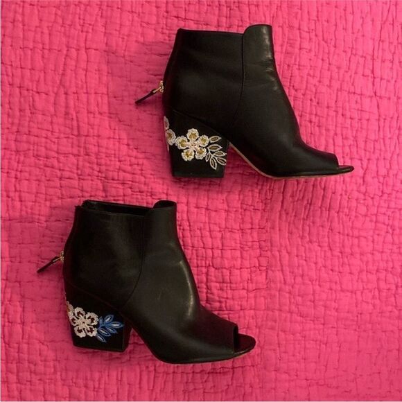 Tory Burch Embroidered heel Black Ankle Boots, US7,5 - Picture 1 of 9